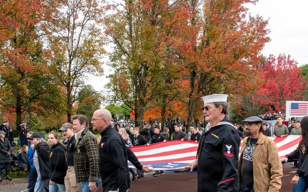Oregon National Guard’s 102nd CST provides support for the Linn County Veterans Day Parade