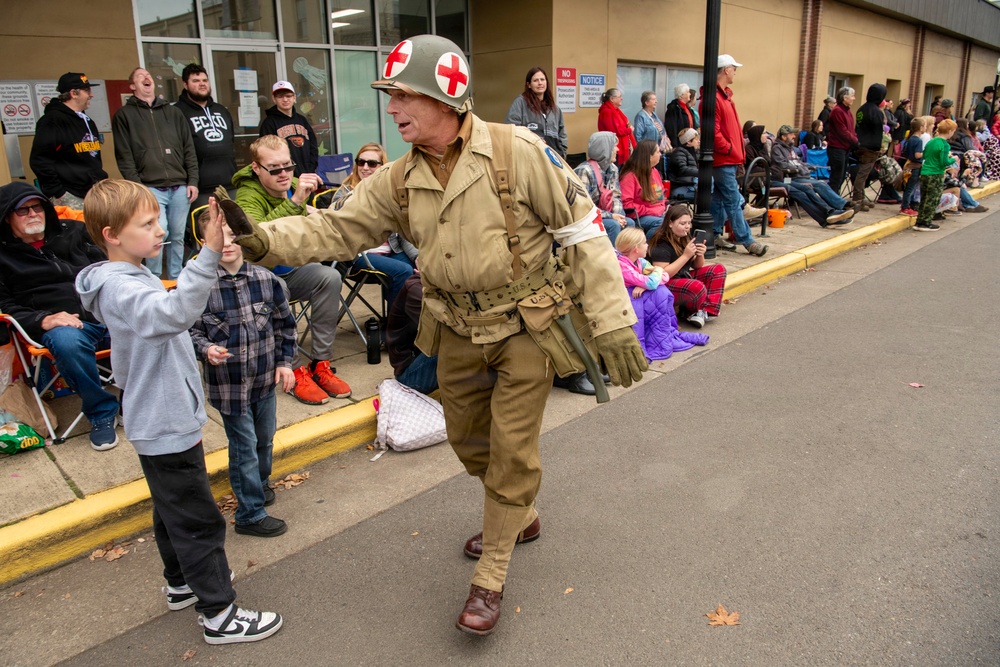 Oregon National Guard’s 102nd CST provides support for the Linn County Veterans Day Parade