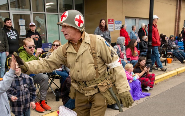 Oregon National Guard’s 102nd CST provides support for the Linn County Veterans Day Parade