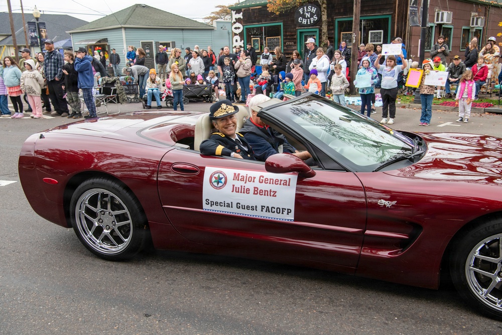 Oregon National Guard’s 102nd CST provides support for the Linn County Veterans Day Parade