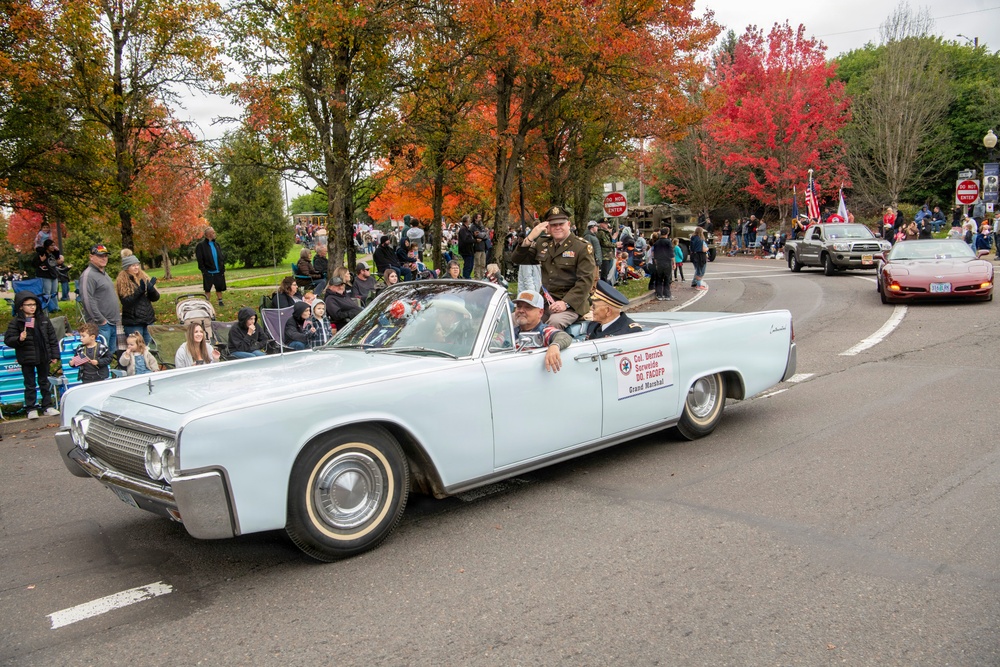 Oregon National Guard’s 102nd CST provides support for the Linn County Veterans Day Parade