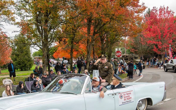 Oregon National Guard’s 102nd CST provides support for the Linn County Veterans Day Parade