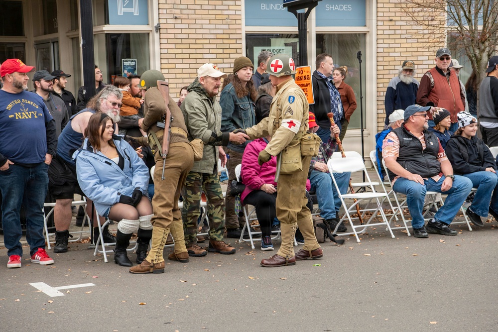 Oregon National Guard’s 102nd CST provides support for the Linn County Veterans Day Parade