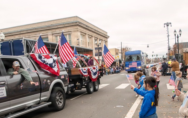 Oregon National Guard’s 102nd CST provides support for the Linn County Veterans Day Parade
