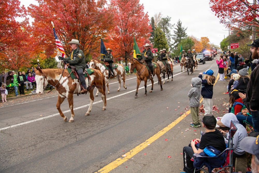 Oregon National Guard’s 102nd CST provides support for the Linn County Veterans Day Parade
