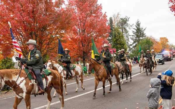 Oregon National Guard’s 102nd CST provides support for the Linn County Veterans Day Parade