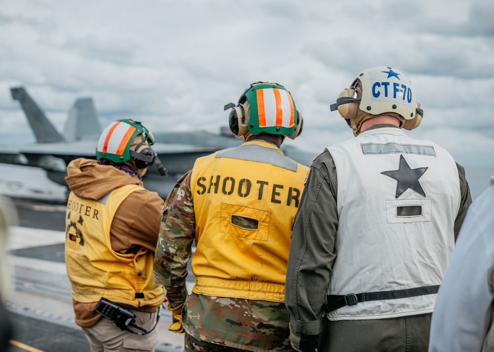 George Washington Carrier Strike Group Conducts Carrier Strike Group Exercise with ROK Navy/George Washington Hosts U.S. Forces Korea
