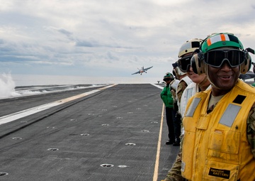 George Washington Carrier Strike Group Conducts Carrier Strike Group Exercise with ROK Navy/George Washington Hosts U.S. Forces Korea