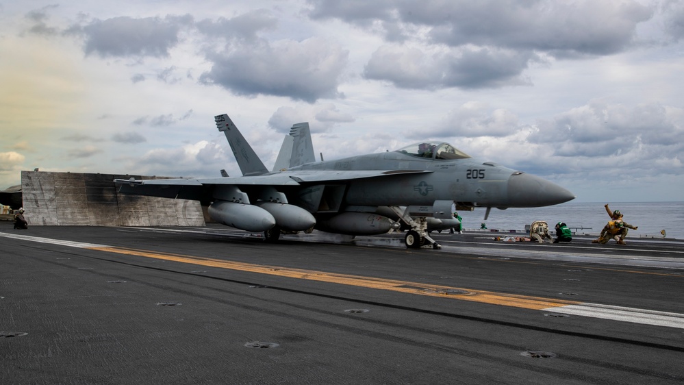 George Washington Carrier Strike Group Conducts Carrier Strike Group Exercise with ROK Navy/George Washington Hosts U.S. Forces Korea