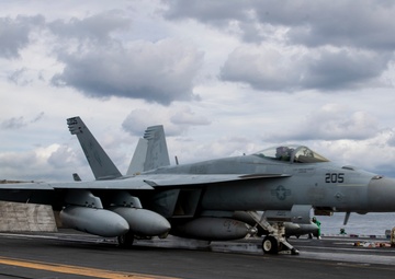 George Washington Carrier Strike Group Conducts Carrier Strike Group Exercise with ROK Navy/George Washington Hosts U.S. Forces Korea