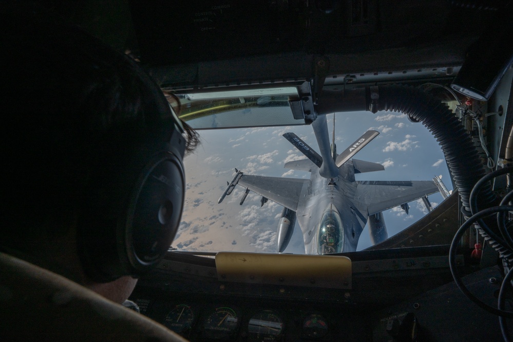 US and ROK combine for refueling during FF 25-2