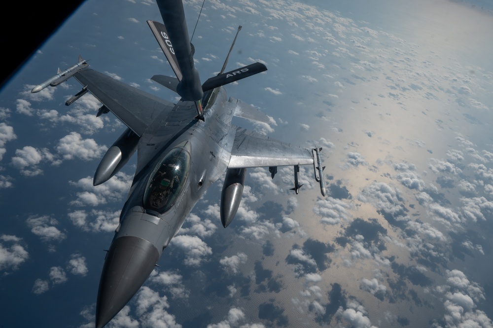 US and ROK combine for refueling during FF 25-2