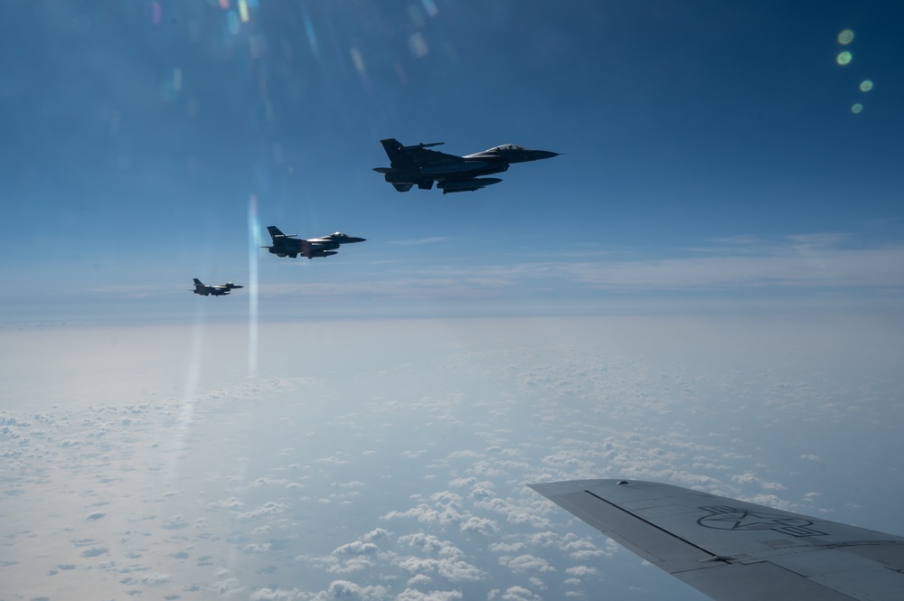 US and ROK combine for refueling during FF 25-2