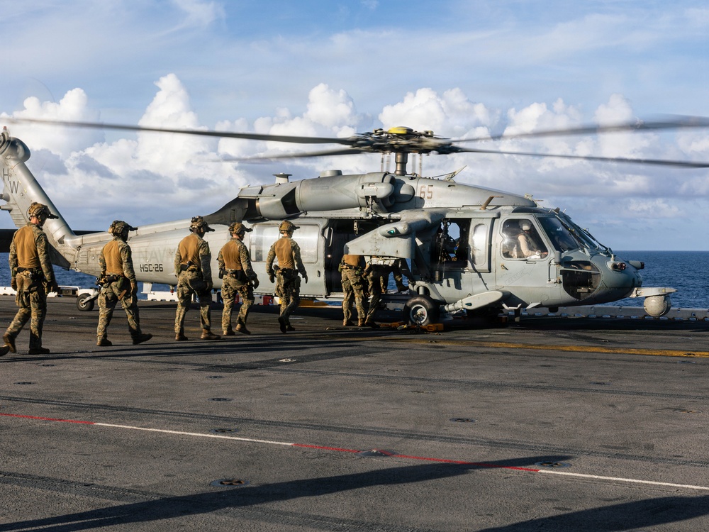 22nd MEU(SOC) | MSPF Fast Rope Insertion Drills