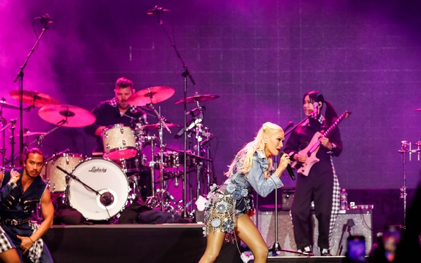 Gwen Stefani Performs at NAVSTA Norfolk’s 2025 Operation MWR Concert