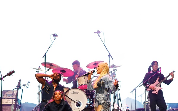Gwen Stefani Performs at NAVSTA Norfolk’s 2025 Operation MWR Concert