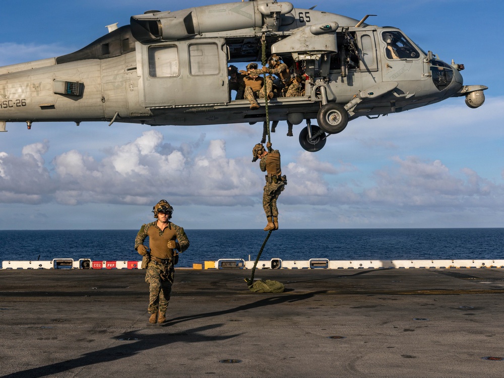 22nd MEU(SOC) | MSPF Fast Rope Insertion Drills
