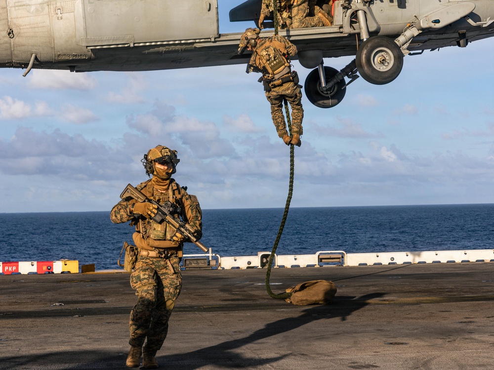 22nd MEU(SOC) | MSPF Fast Rope Insertion Drills