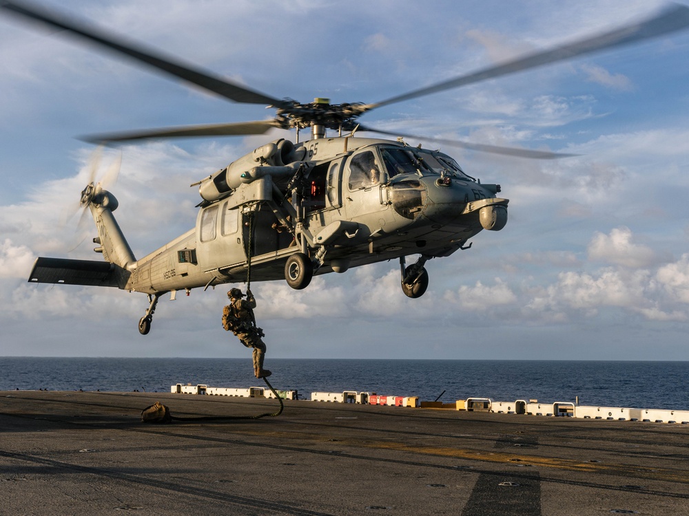 22nd MEU(SOC) | MSPF Fast Rope Insertion Drills