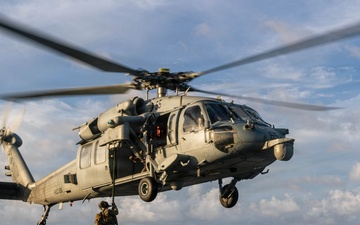 22nd MEU(SOC) | MSPF Fast Rope Insertion Drills