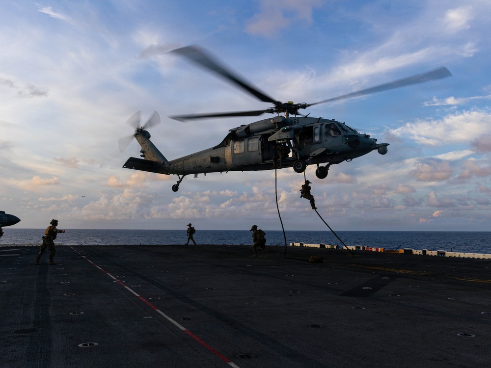 22nd MEU(SOC) | MSPF Fast Rope Insertion Drills