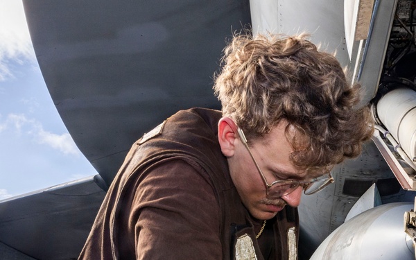 VFA-87 Routine Maintenance