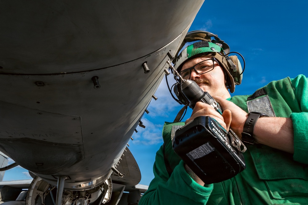 VFA-31 Routine Maintenance