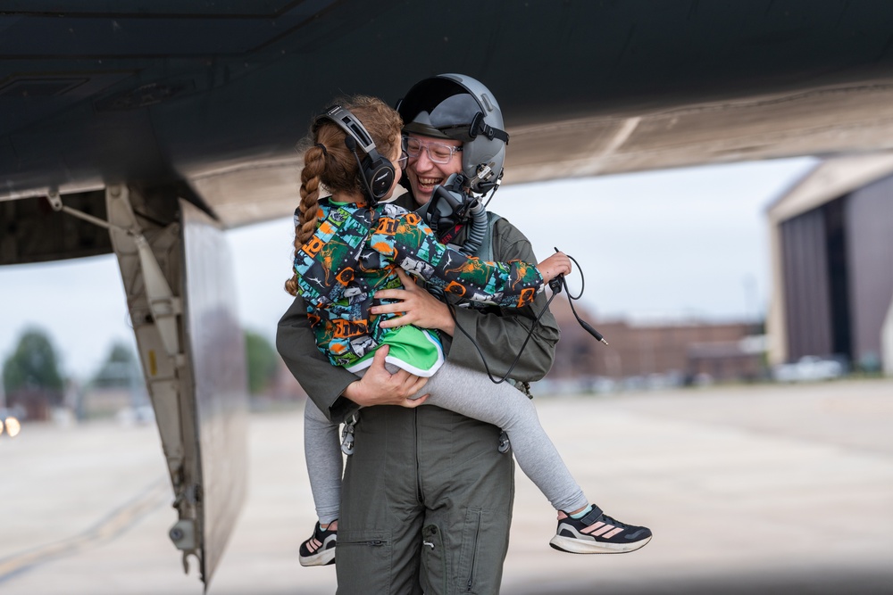 ‘Crew Chief of the Year’ awarded with B-2 Spirit flight