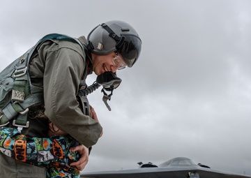 ‘Crew Chief of the Year’ awarded with B-2 Spirit flight