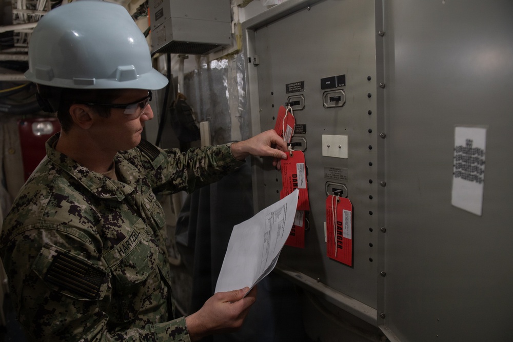 Ronald Reagan Sailors Stay Reagan Ready