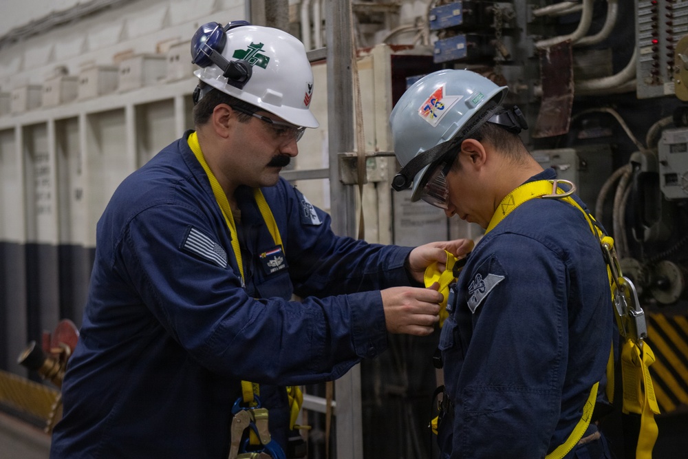 Ronald Reagan Sailors Stay Reagan Ready