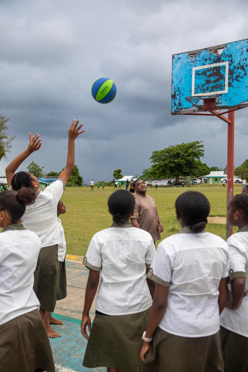 Pacific Partnership Service Members Participate in Sports Day with Vanuatu Students