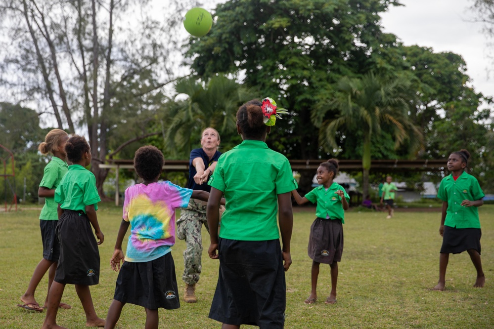Pacific Partnership Service Members Participate in Sports Day with Vanuatu Students