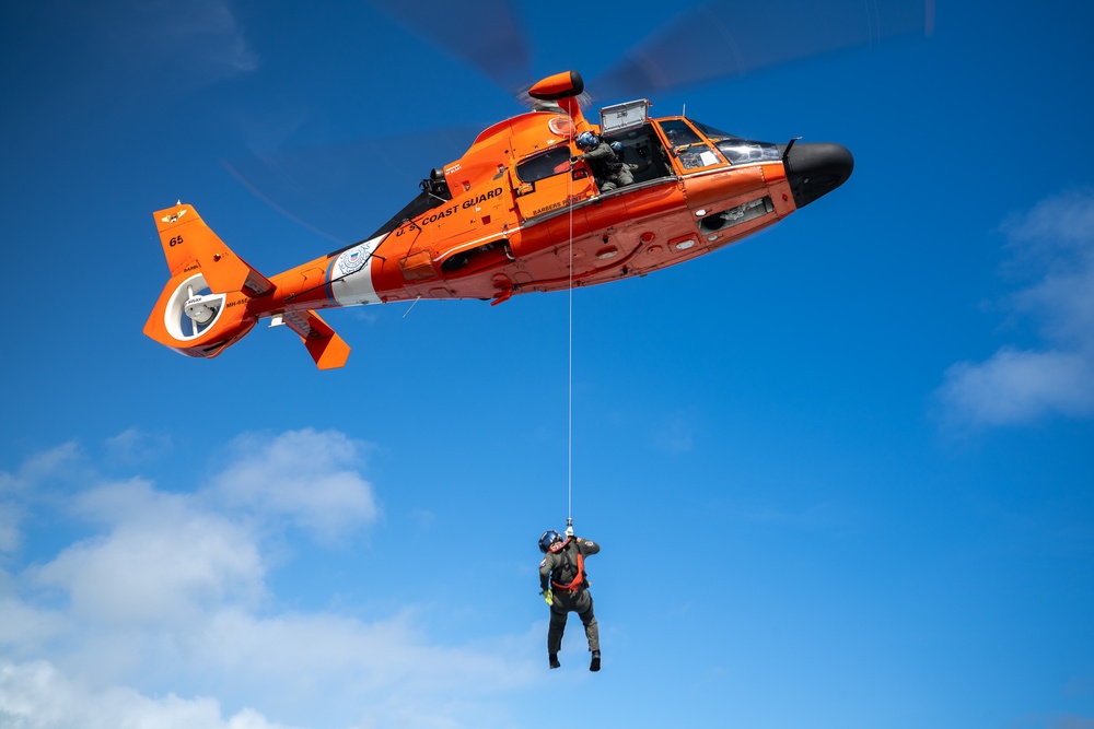 U.S. Coast Guard Air Station Barbers Point Conducts Cliff Side Training