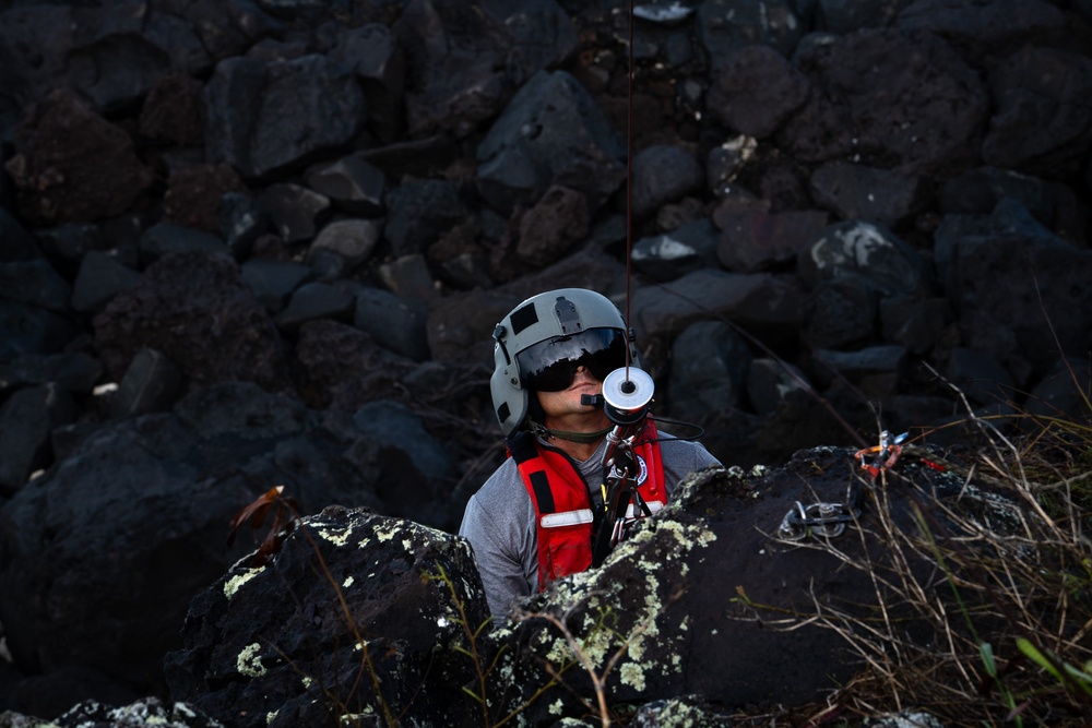 U.S. Coast Guard Air Station Barbers Point Conducts Cliff Side Training