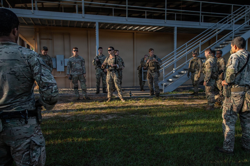 Dogface Soldiers dominate shoot house