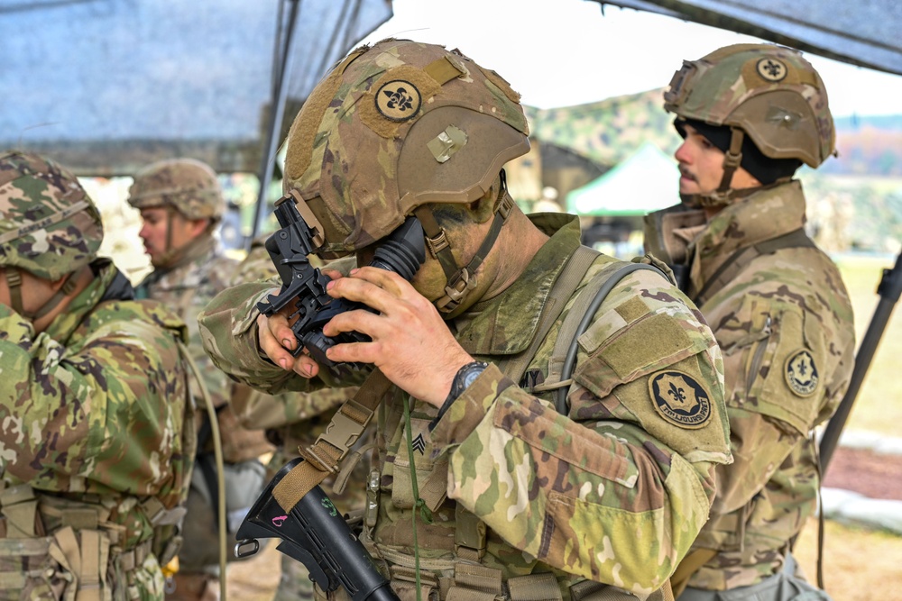 Soldiers Sharpening Skills for E3B