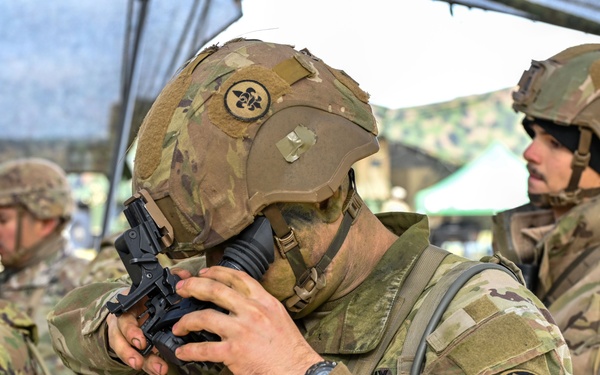 Soldiers Sharpening Skills for E3B