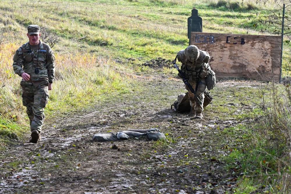 Soldiers Sharpening Skills for E3B