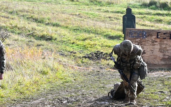 Soldiers Sharpening Skills for E3B