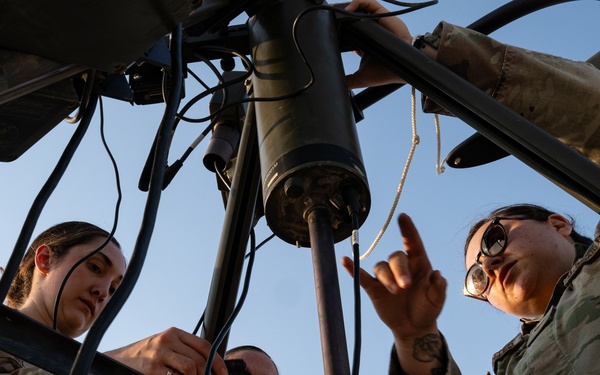 Weather professionals assemble tactical meteorological observing system