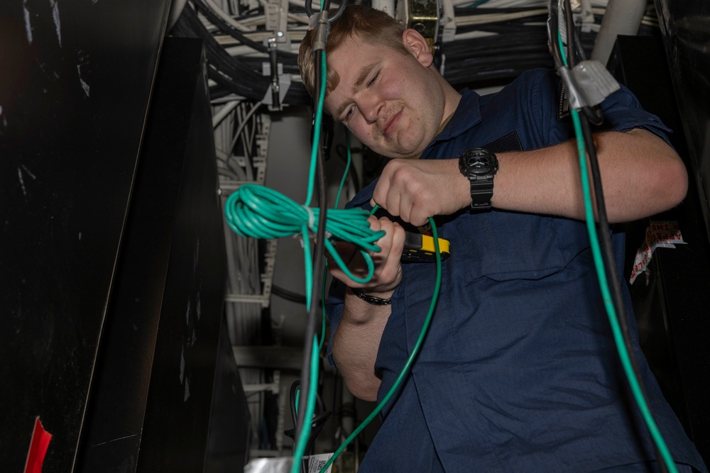 cmdr je diazDaily Operations Aboard USS George H.W. Bush (CVN 77)