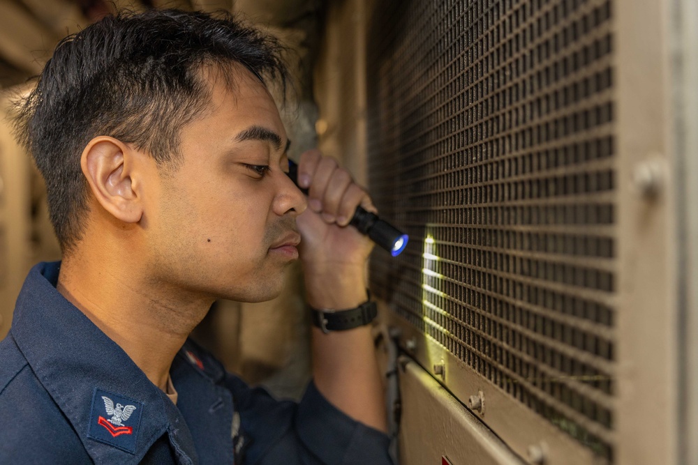 Daily Operations Aboard USS George H.W. Bush (CVN 77)