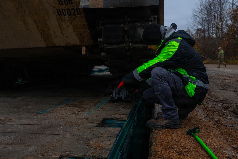 1st Infantry Division supports Forward Land Forces Expansion