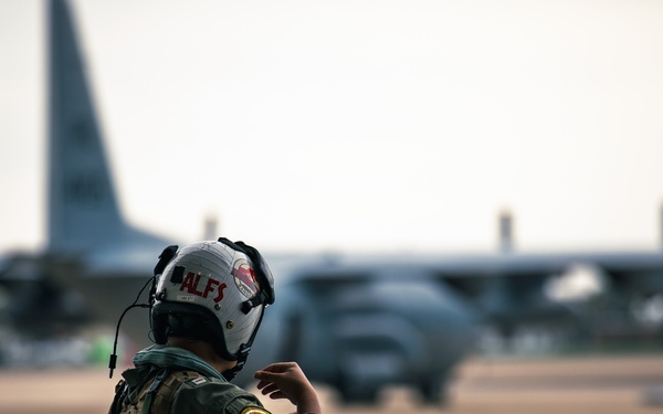 VX-1 conducts flight operations