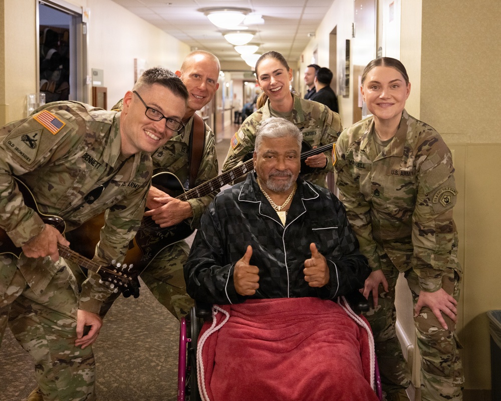 Six-String Soldiers Visit Veterans in Nebraska