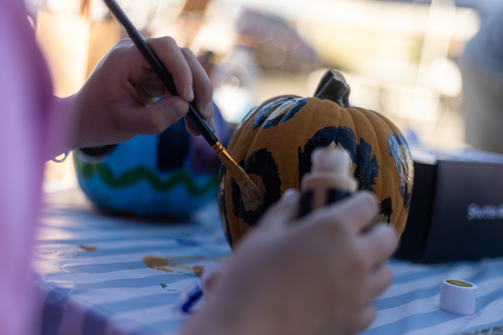 H&amp;S Battalion Celebrates Halloween with a Trunk-or-Treat