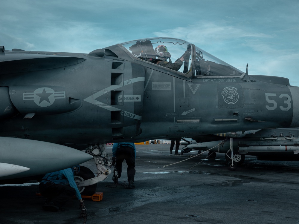 22nd MEU(SOC) | AV-8B Harriers Conduct Flight Operations