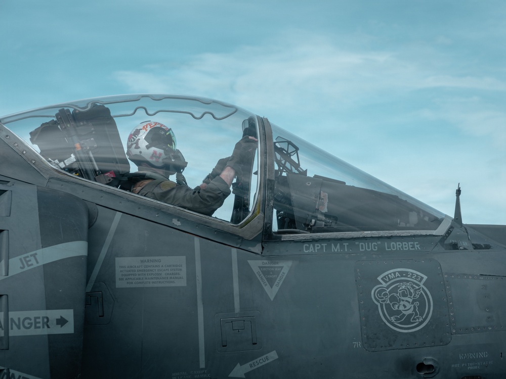 22nd MEU(SOC) | AV-8B Harriers Conduct Flight Operations