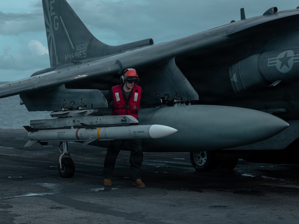 22nd MEU(SOC) | AV-8B Harriers Conduct Flight Operations